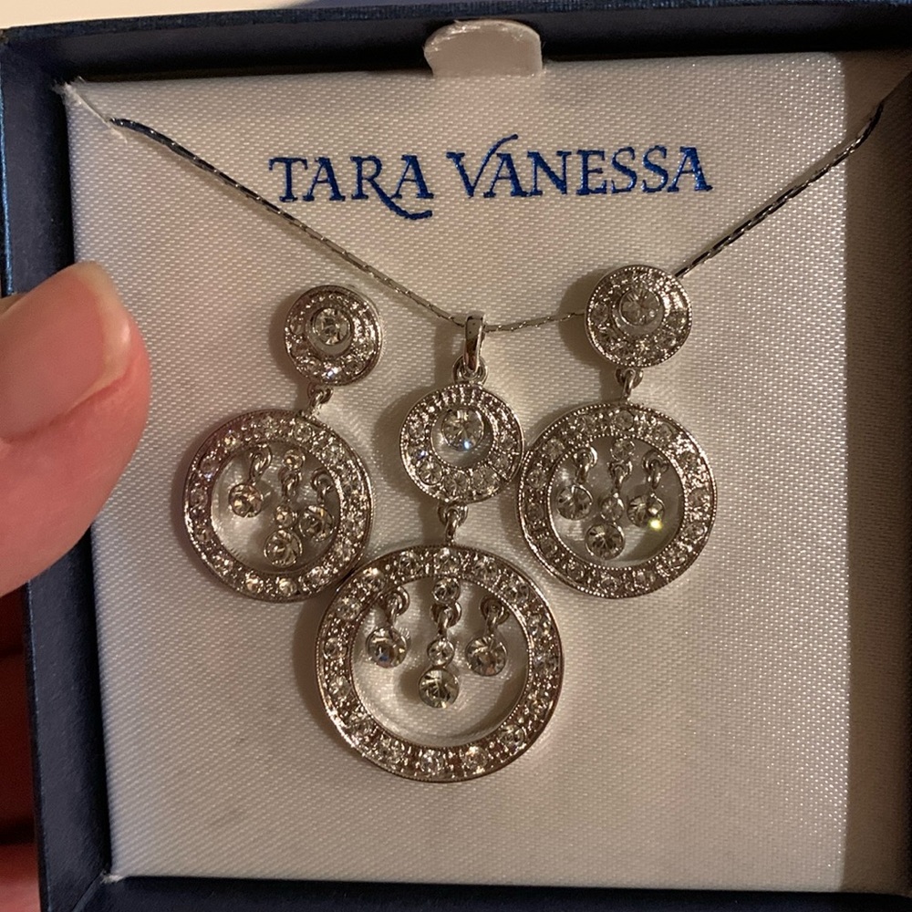 Tara Vanessa Earrings and Necklace Set NWT